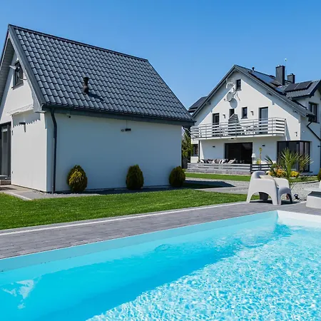 Cichy Domek - Podgrzewany Basen, Plac Zabaw - Karwia - Spokoj I Rodzinny Wypoczynek Exterior photo